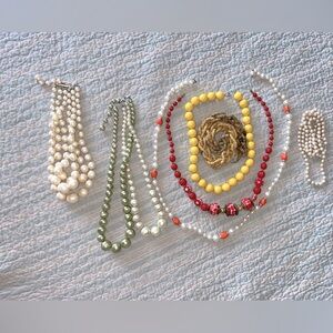 Lot of 7 vintage costume jewelry necklaces